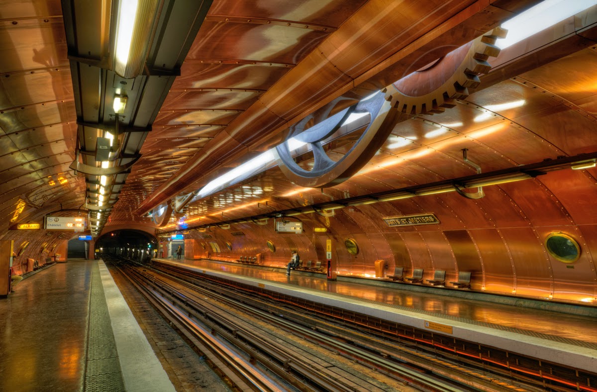 Парижская станция метро