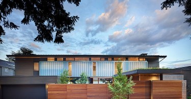 Проект дома Courtyard House на берегу озера от DeForest Architects