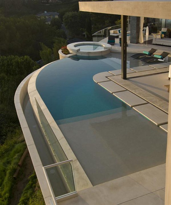 Дизайн роскошного дома мечты с угловым бассейном