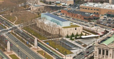 Здание Barnes Foundation от Tod Williams и Billie Tsien