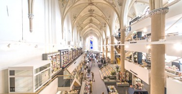 Проект книжного магазина Waanders In de Broeren
