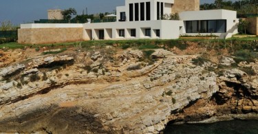 Fidar Beach House от Raed Abillama Architect