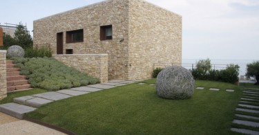 Проект виллы Manerba del Garda от архитектурной студии C+ Farinaro Lepore Architetti