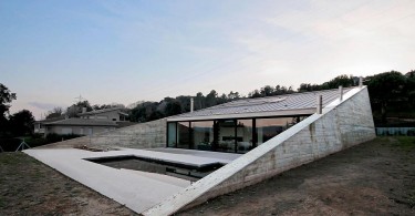 Проект треугольного дома в Испании
