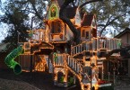 Волшебное рождественское оформление дома на дереве от студии Design Loves Detail