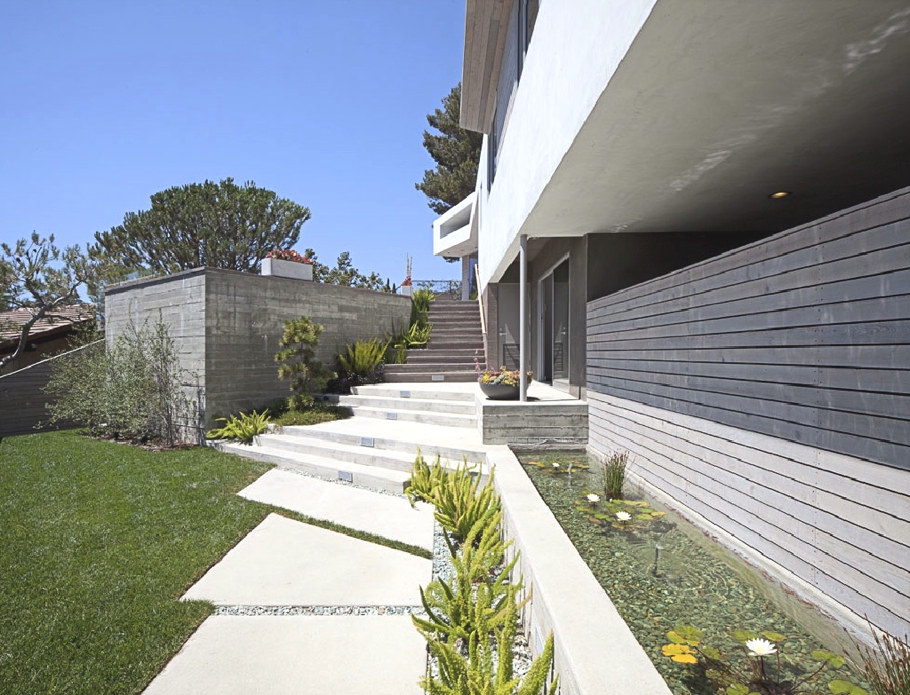 Ландшафтный дизайн дома Деронда в Лос-Анджелесе