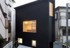 Узкий дом от Atelier Tekuto