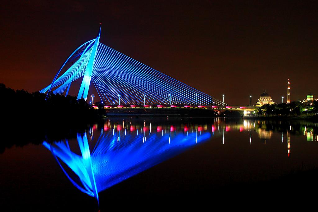 Мост с подсветкой