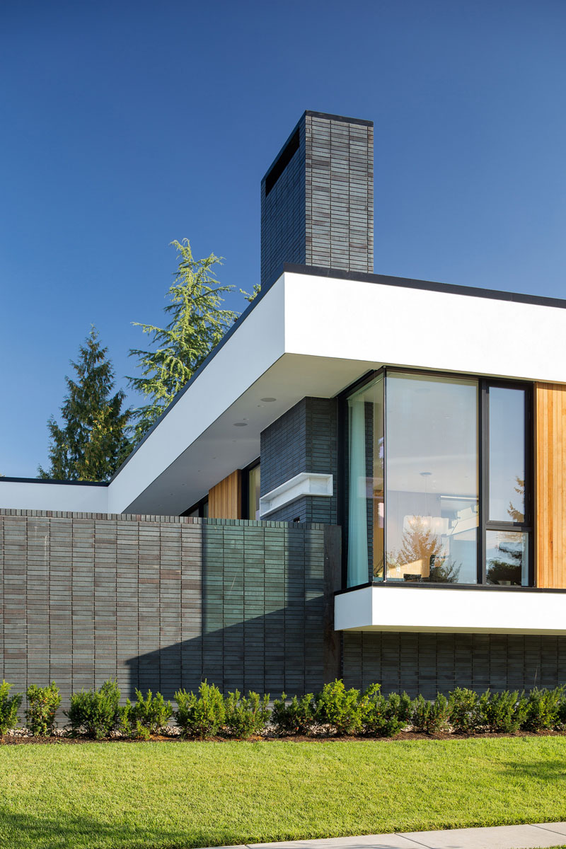 Большие окна в дизайне интерьера загородного дома