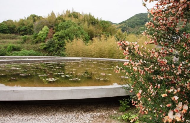 Дизайн искусственных водоёмов: храм воды в Японии