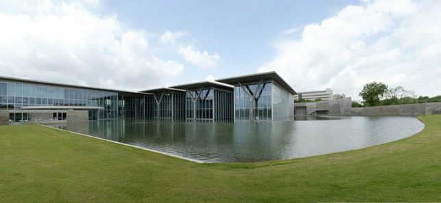 Дизайн искусственных водоёмов: музей современного искусства в Техасе