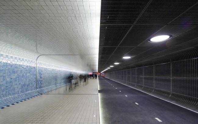 Красивый дизайн тоннеля в Амстердаме