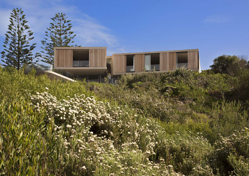 Красивый дом на склоне холма в ЮАР: склон холма