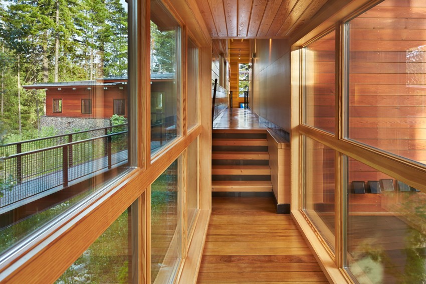 Дом в горах у озера от Johnston Architects - лестница