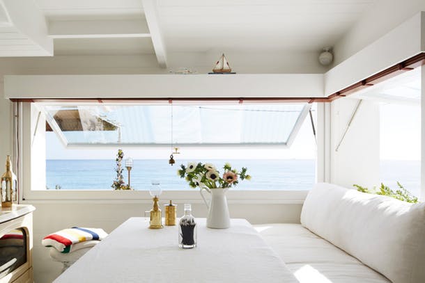 Элементы морского стиля в интерьере комнаты для отдыха