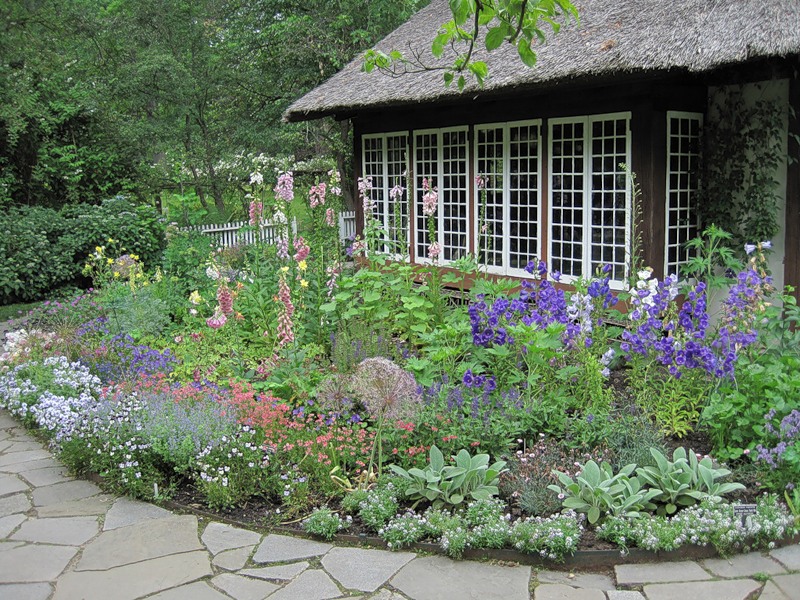 Дизайн сада в английском деревенском стиле