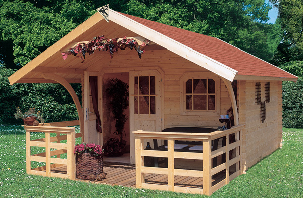 Оригинальный дизайн деревянного дома с террасой
