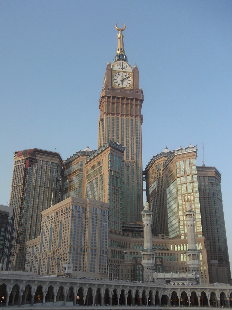 Башня с часами Абрадж аль-Бейт