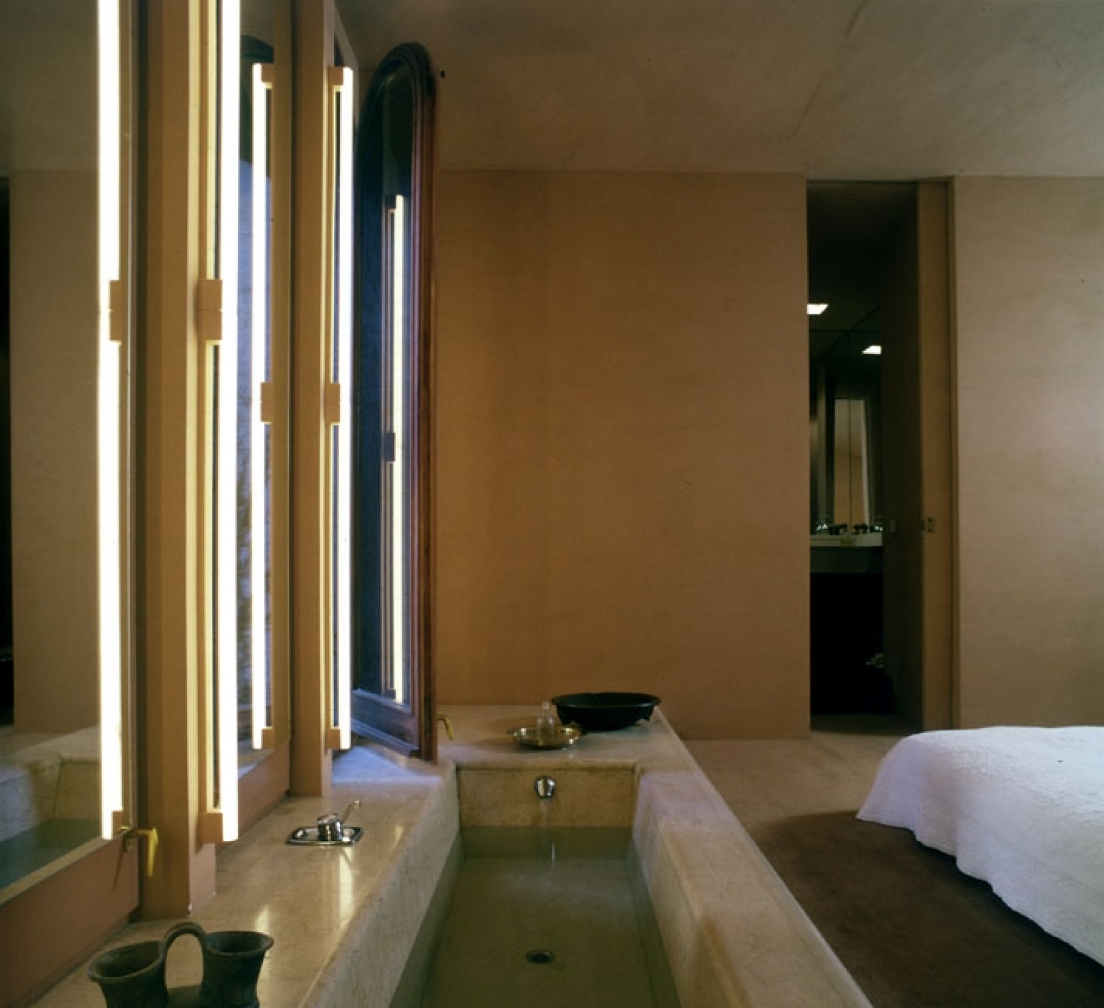 Дизайн интерьера ванной комнаты от Ricardo Bofill