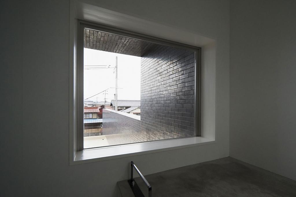 Широкоформатное окно в Доме Тишины