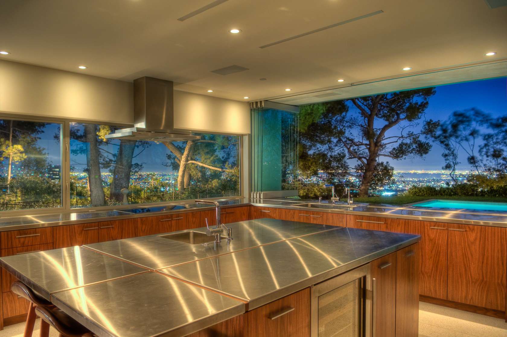 Панорамный вид из окон кухни