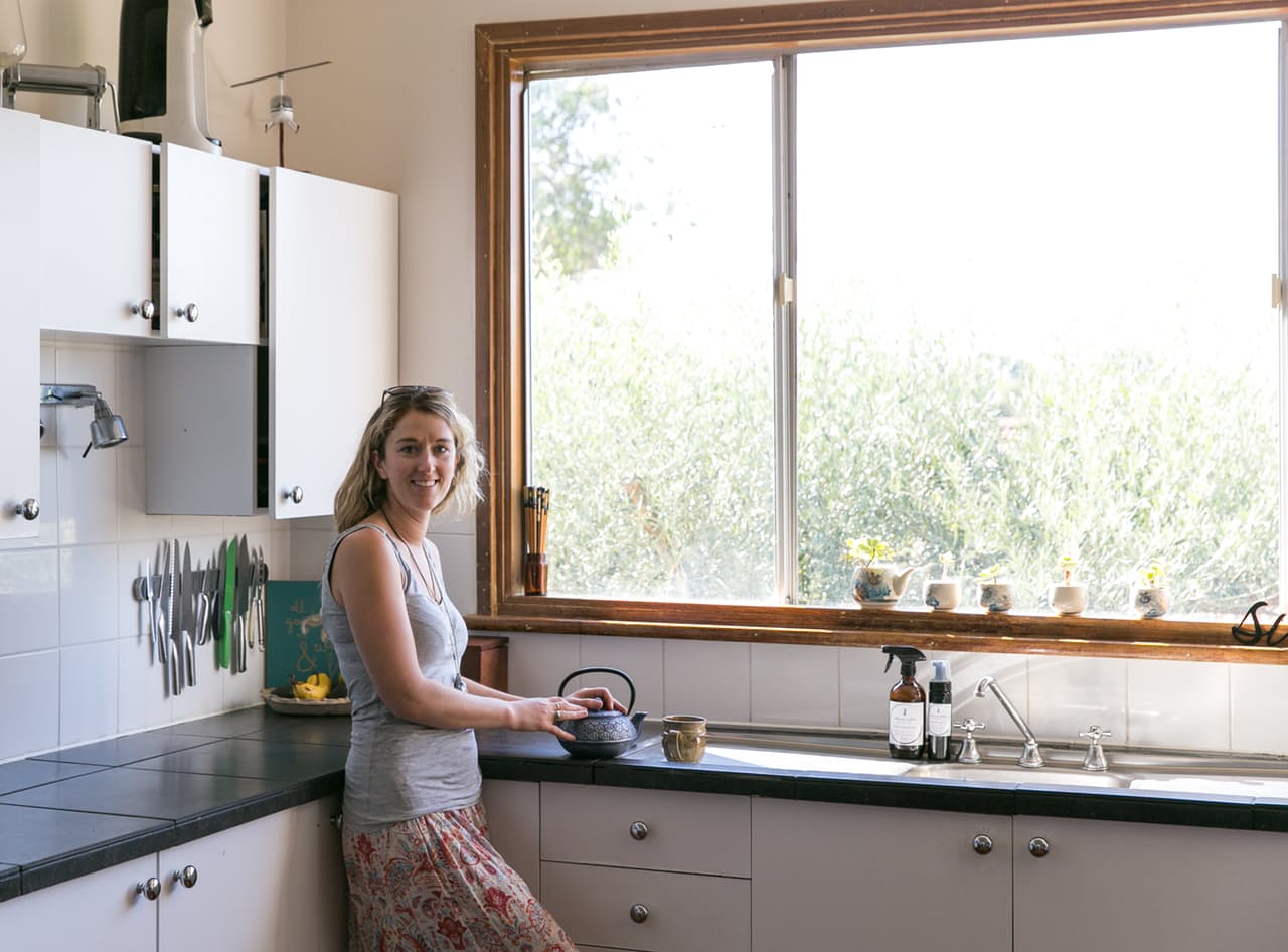 Интерьер дома своими руками: панорамное окно на кухне