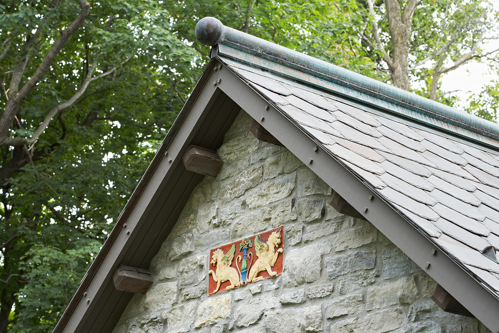 Элементы крыши деревянного дома: отверстия у конька крыши