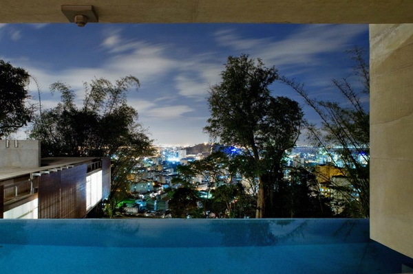 Отель в Бразилии - восхитительный вид из окна в ночное время