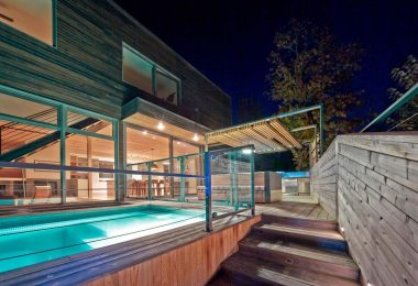 Интересный проект дома с бассейном