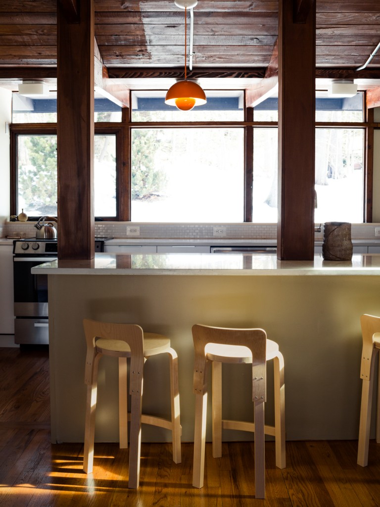 Панорамные окна на кухне в проекте реконструкции большого дома