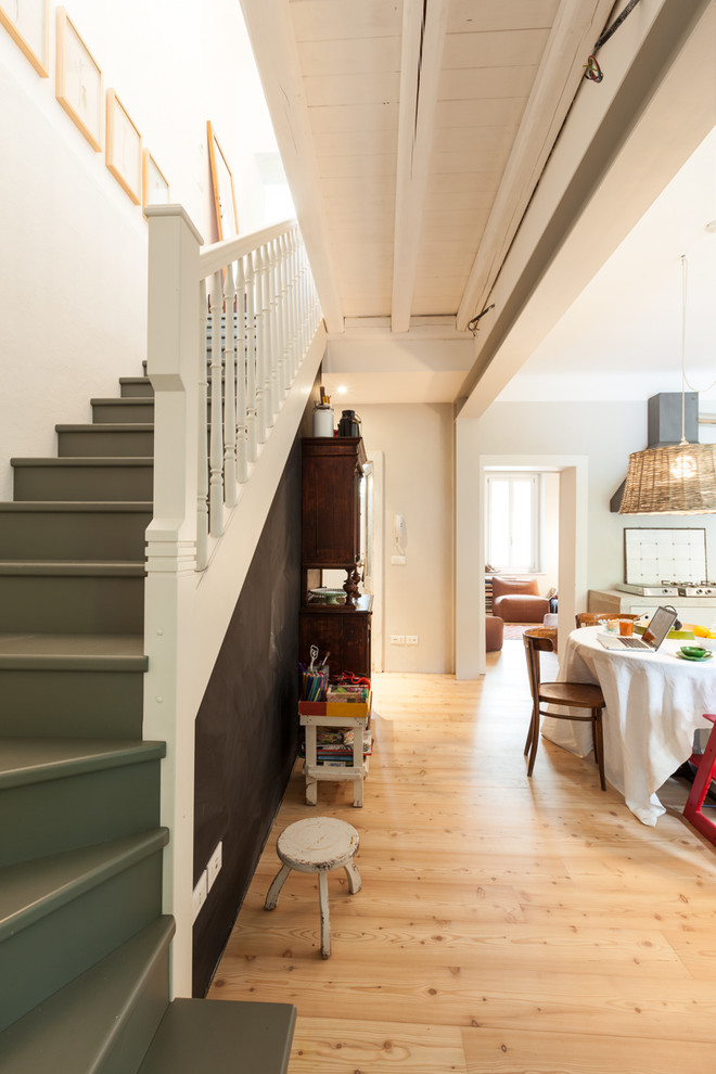 Проект реконструкции старого дома в стиле ретро в Италии: лестница