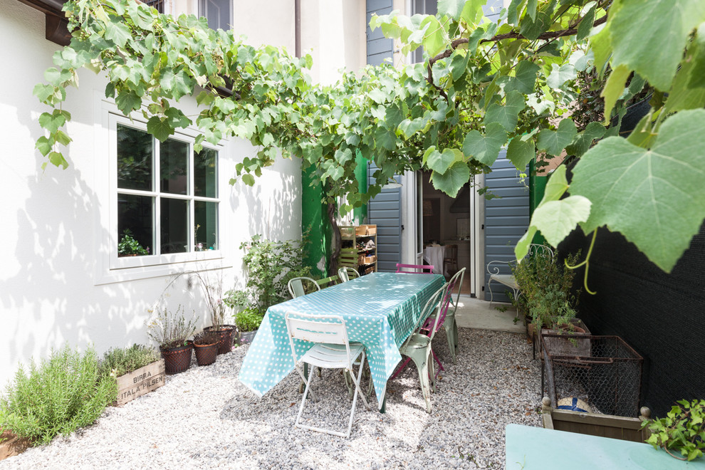 Проект реконструкции старого дома в стиле ретро в Италии: маленький сад