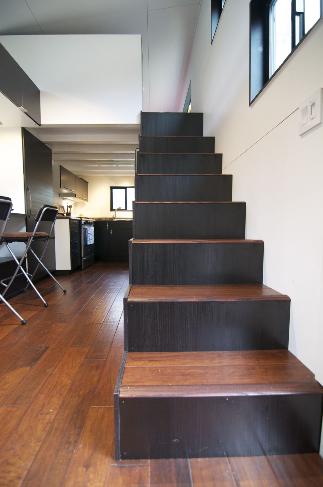 Деревянная лестница в интерьере дома от Andrew & Gabriella Morrison