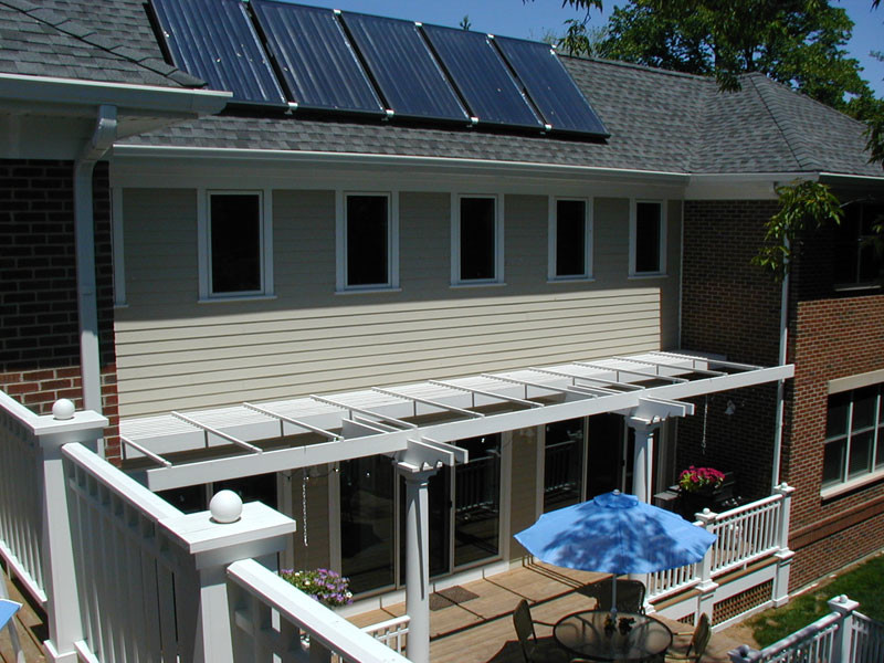 Солнечные панели на крыше дома от Nathan Kipnis