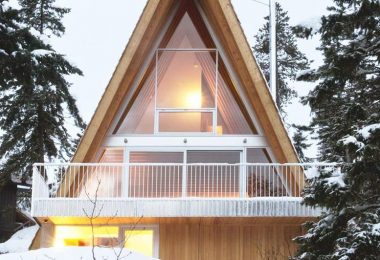 Современный дом в горах для сноубордистов