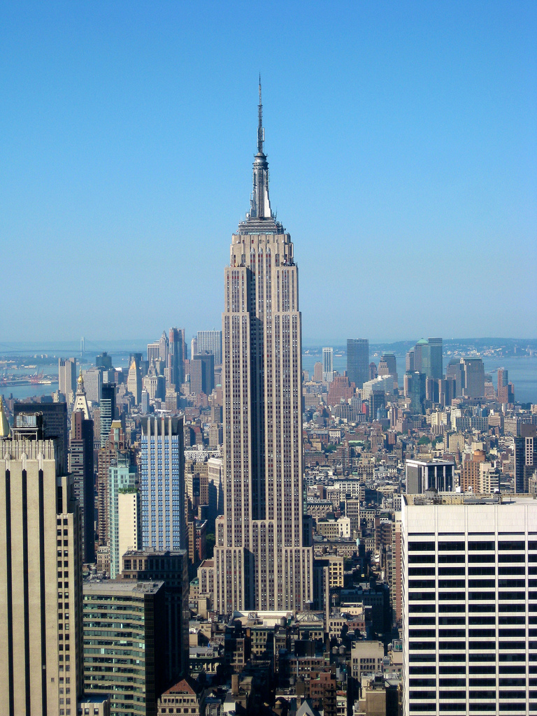 Здание Эмпайр-стейт-билдинг в Нью-Йорке