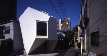 Чудесный маленький домик в центре Токио