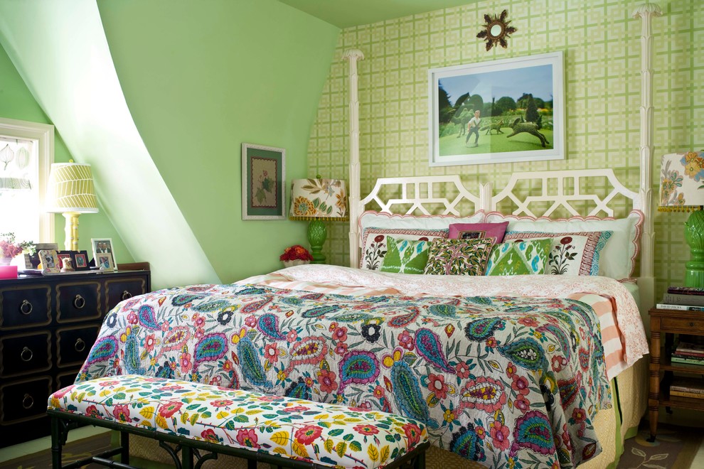 Уютный интерьер: яркая спальня в зелёных оттенках